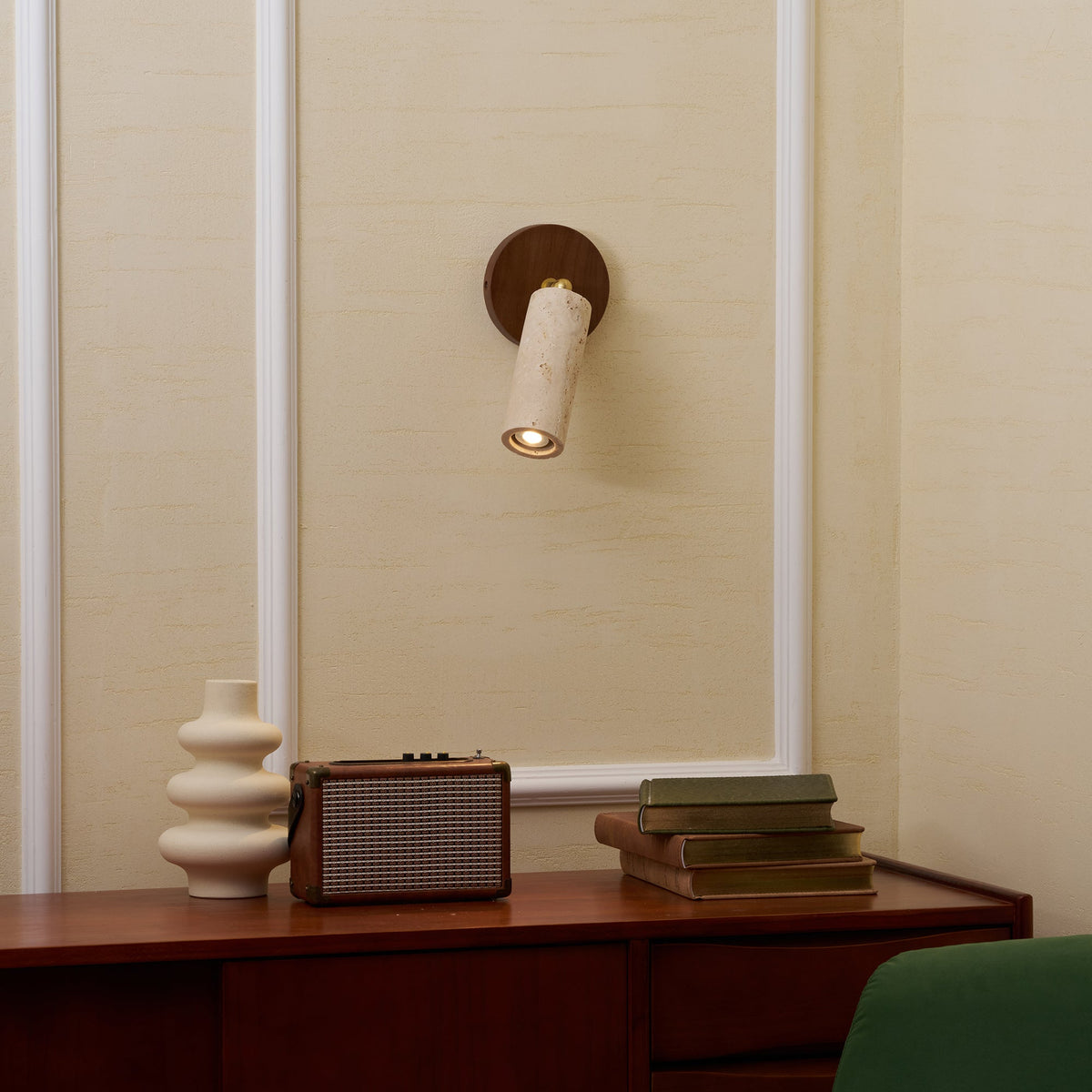 travertine-mireille-wall-lamp