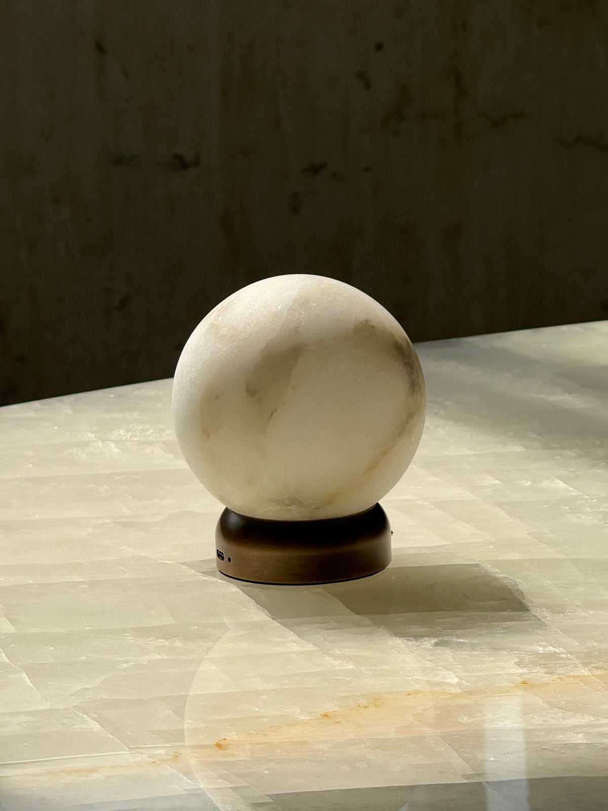 trevi-table-lamp