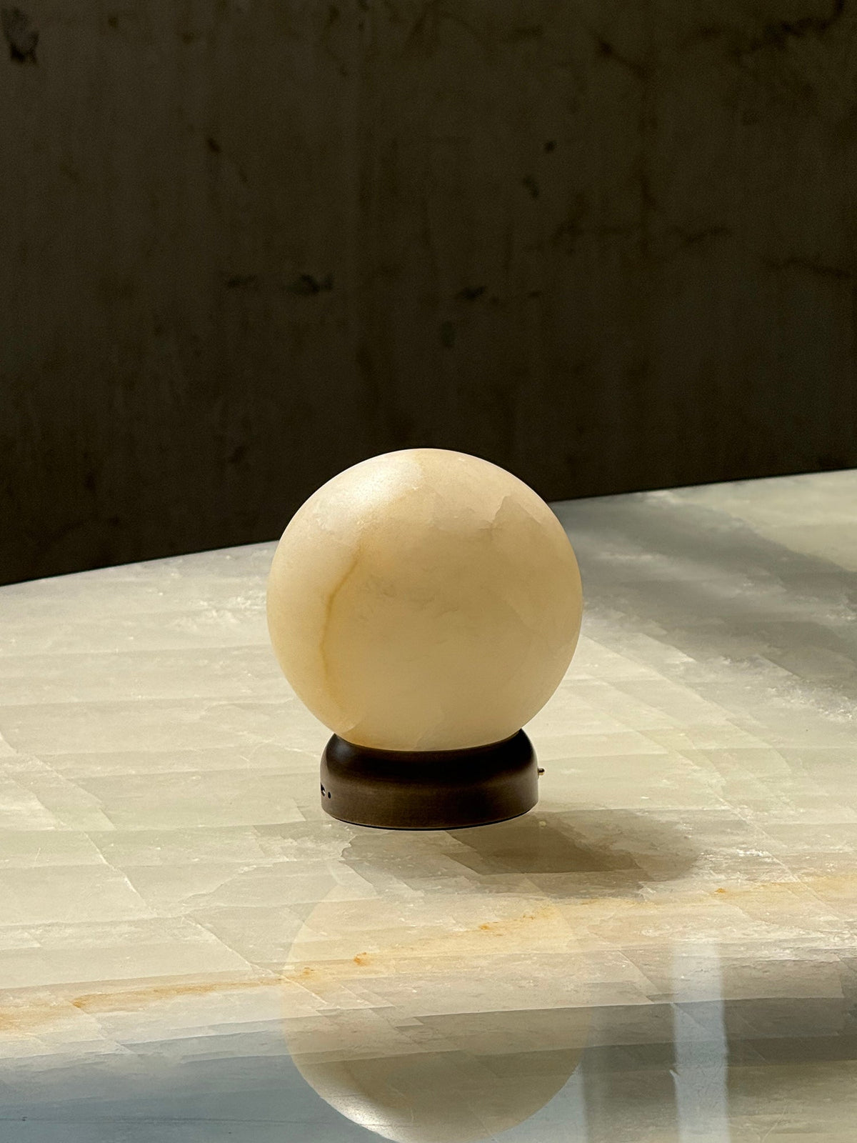 trevi-table-lamp
