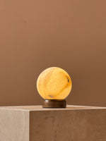 trevi-table-lamp