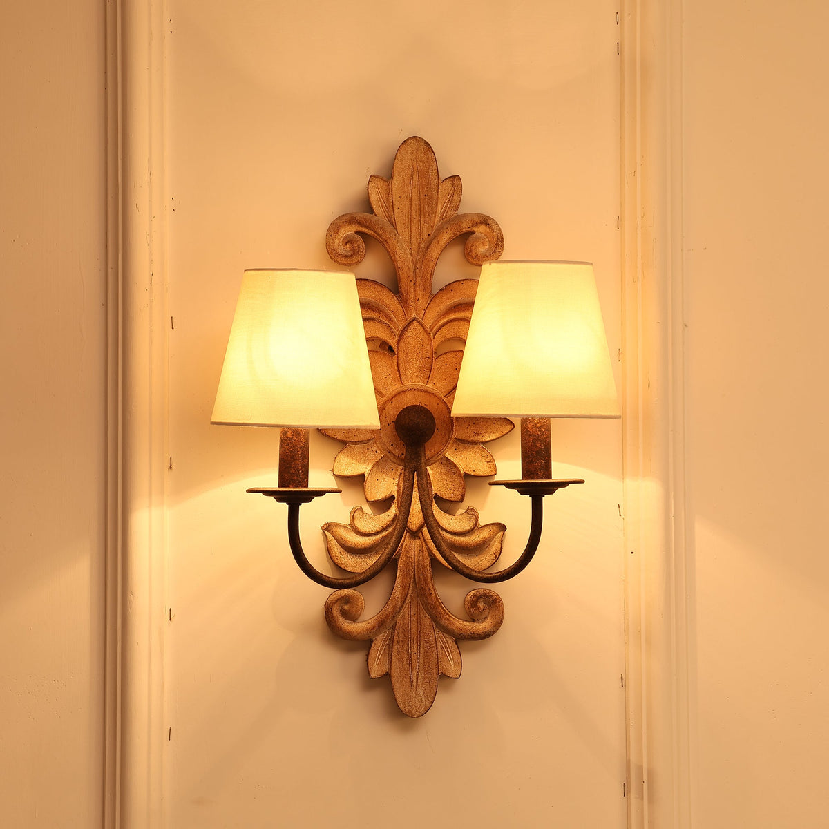 trianon-glit-sconce