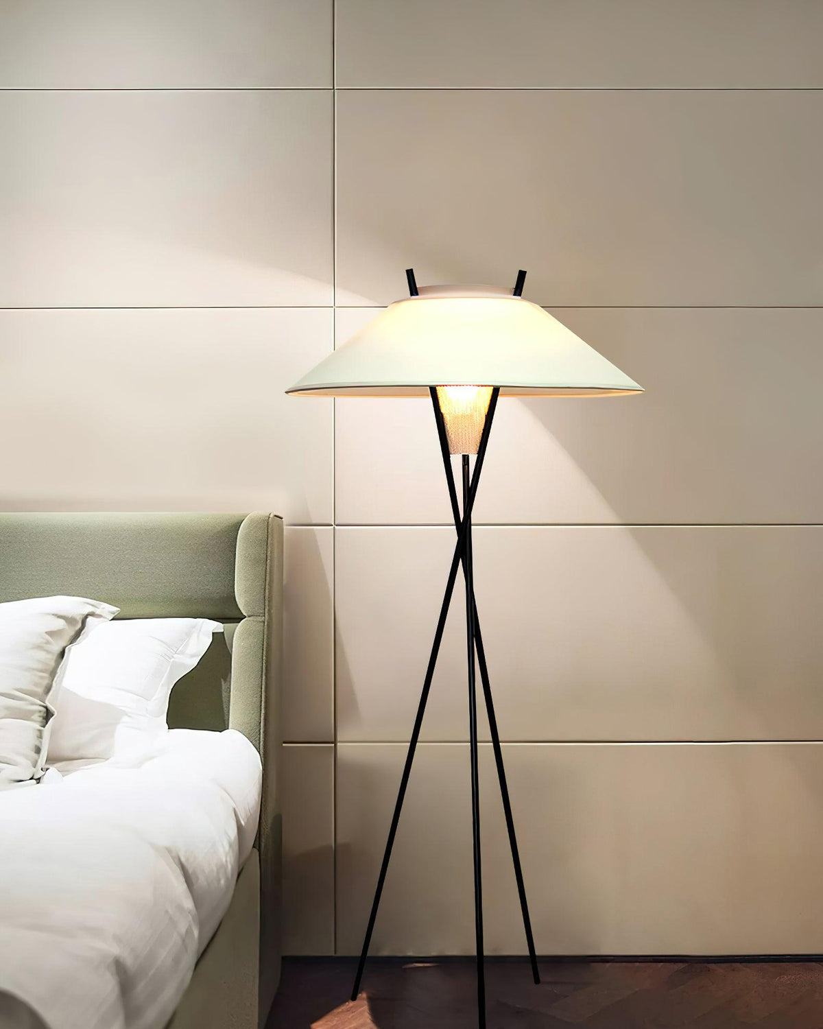 tripod-cap-floor-lamp