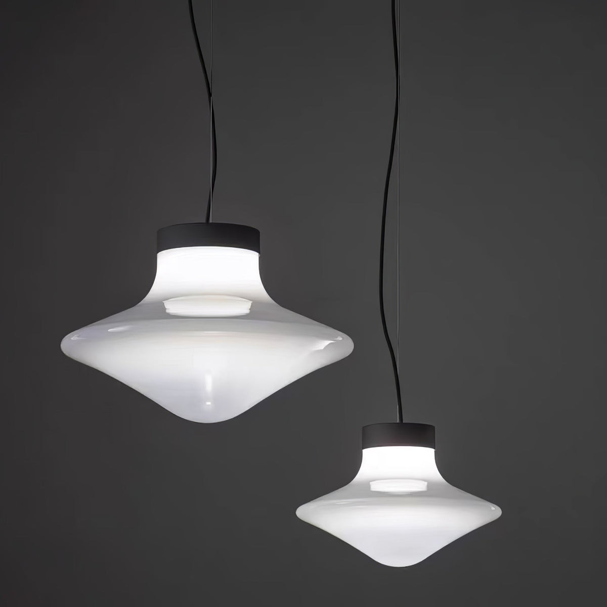 Trottola Modern Glass Pendant Light for Dining Room and Living Space