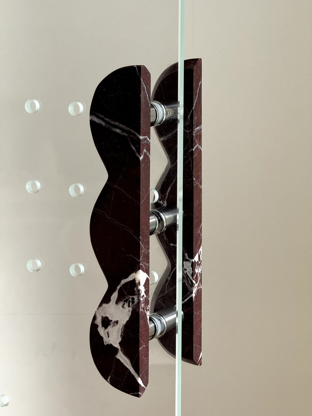 Sculptural Marble Twin-Curve Pull Handle for Cabinetry and Furniture