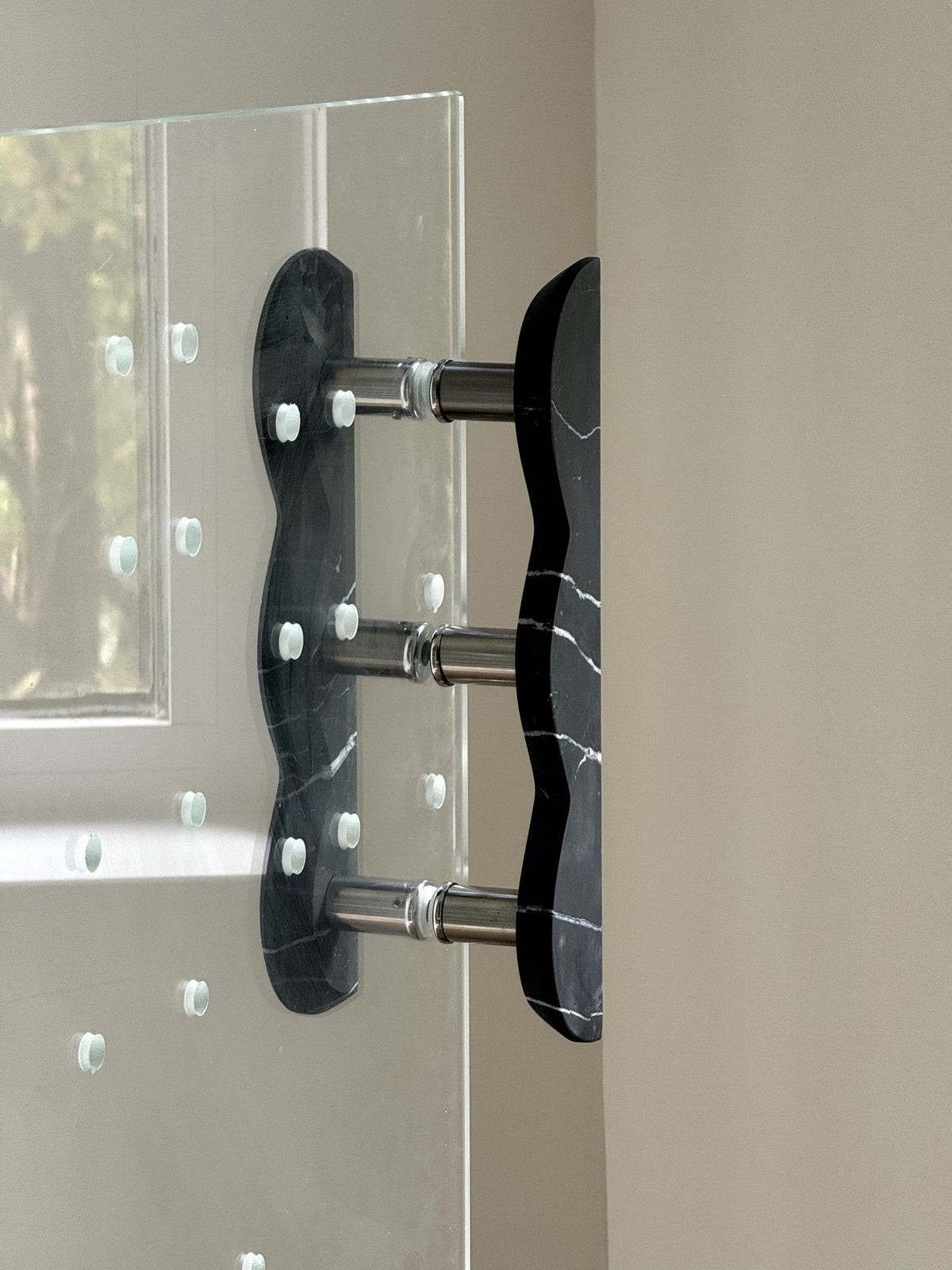 Sculptural Marble Twin-Curve Pull Handle for Cabinetry and Furniture