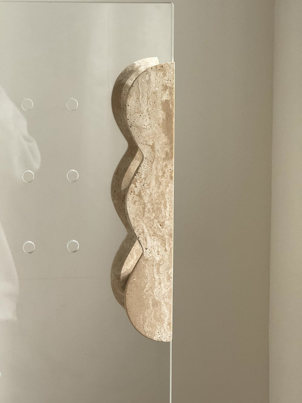 Sculptural Marble Twin-Curve Pull Handle for Cabinetry and Furniture