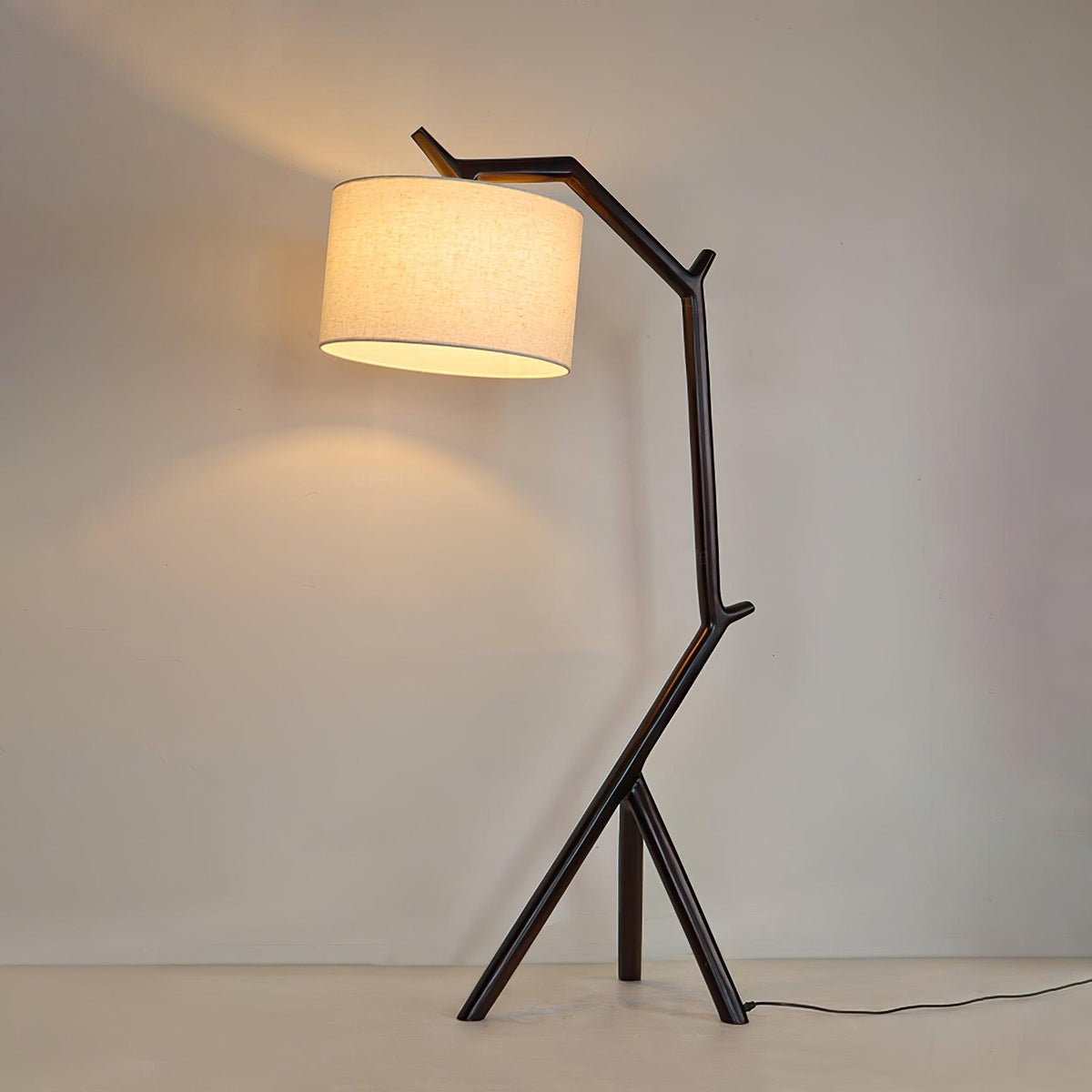 umahi-floor-lamp
