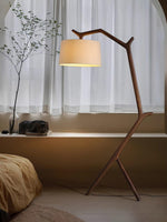 umahi-floor-lamp