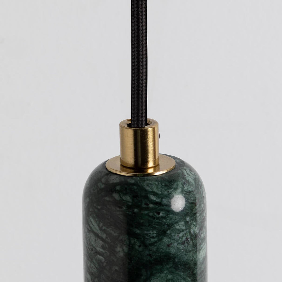 valenes-wall-lamp