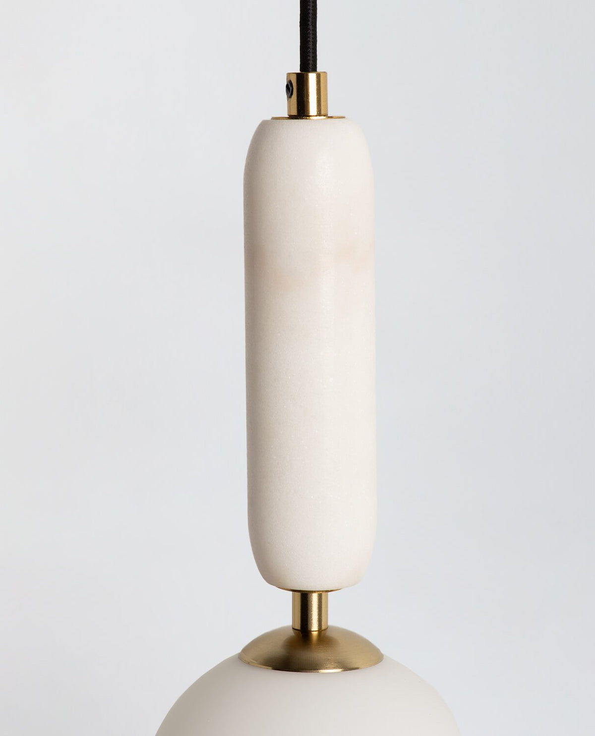 valenes-wall-lamp
