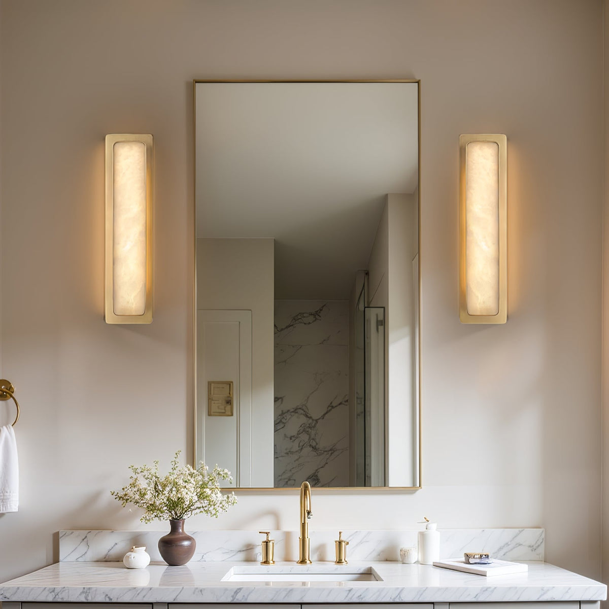 Velmora Alabaster Wall Sconce – Modern LED Wall Light in Gold or Black