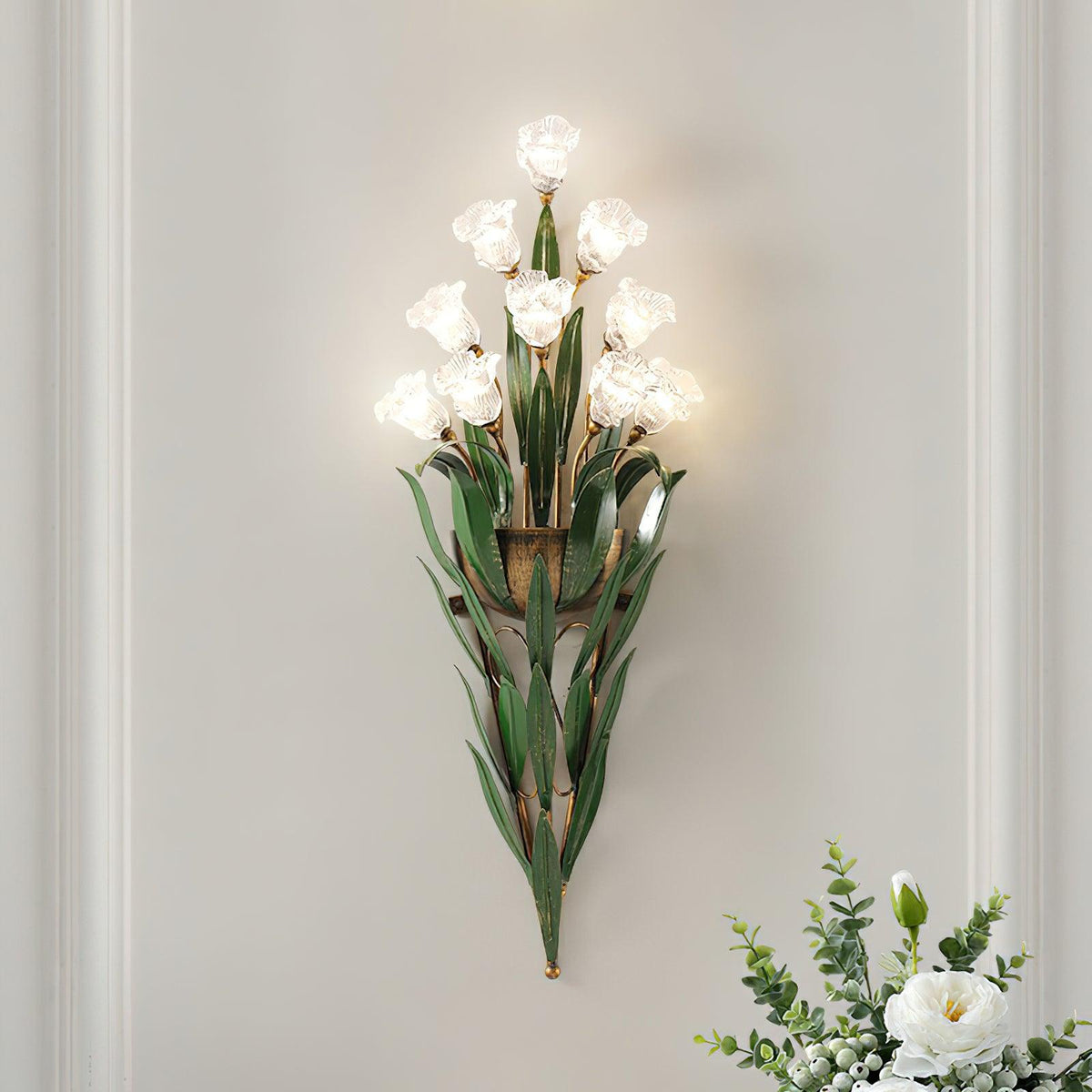 verdant-blossom-wall-lamp