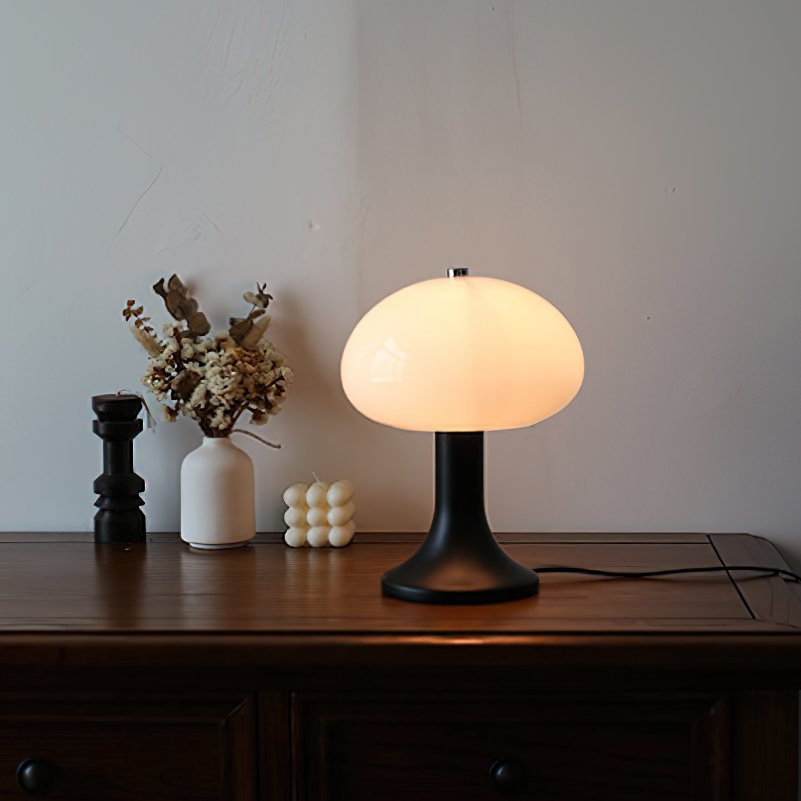 VeroMan Table Lamp