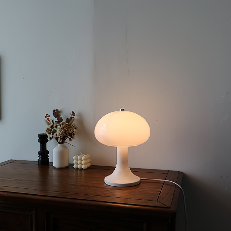 VeroMan Table Lamp