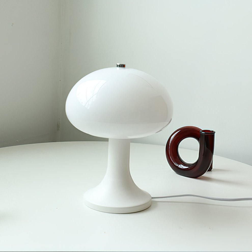 VeroMan Table Lamp