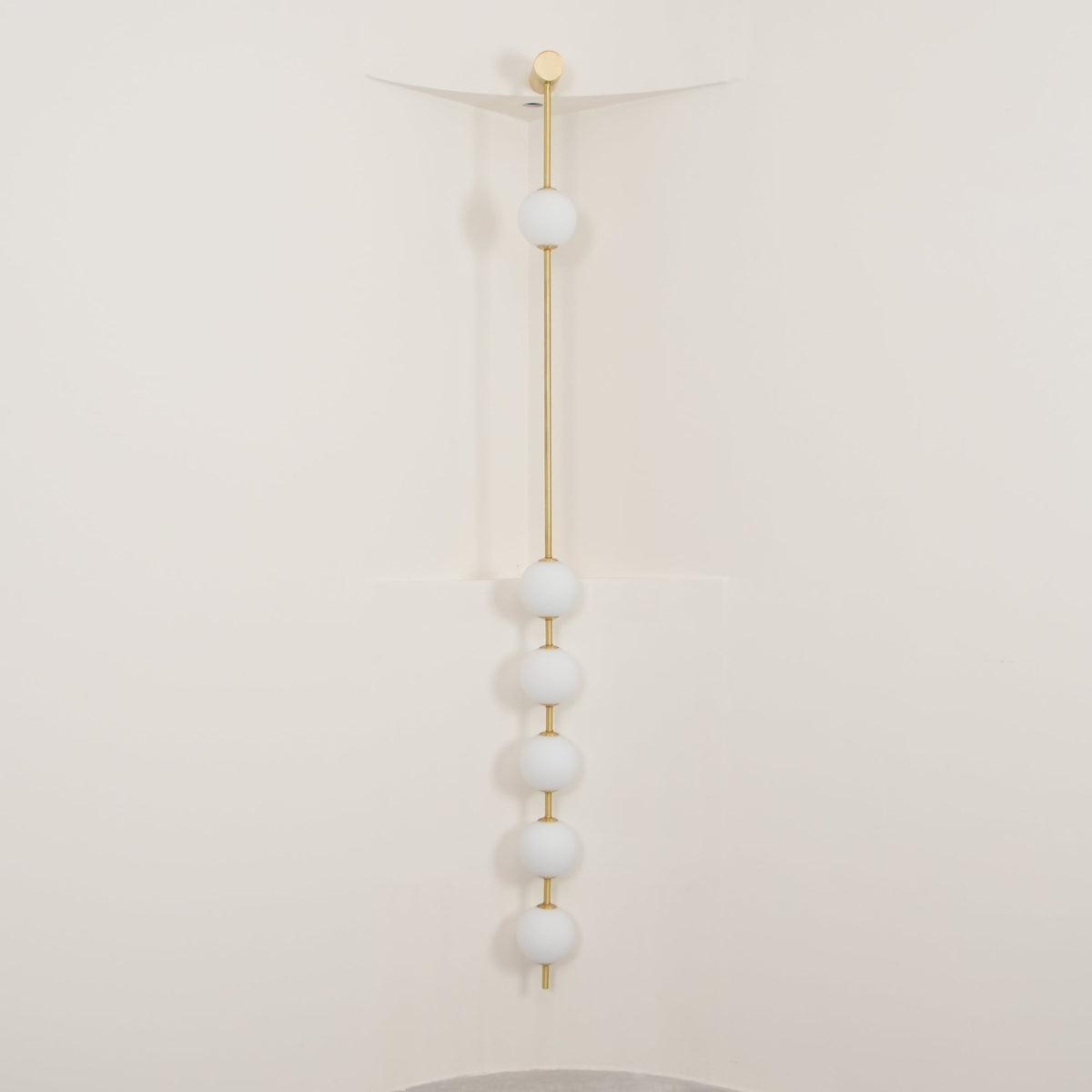 Vertical Balls Wall Lamp