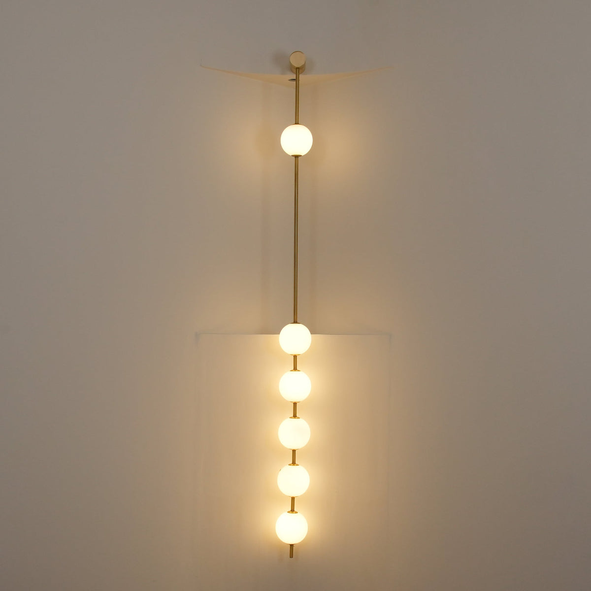 Vertical Balls Wall Lamp