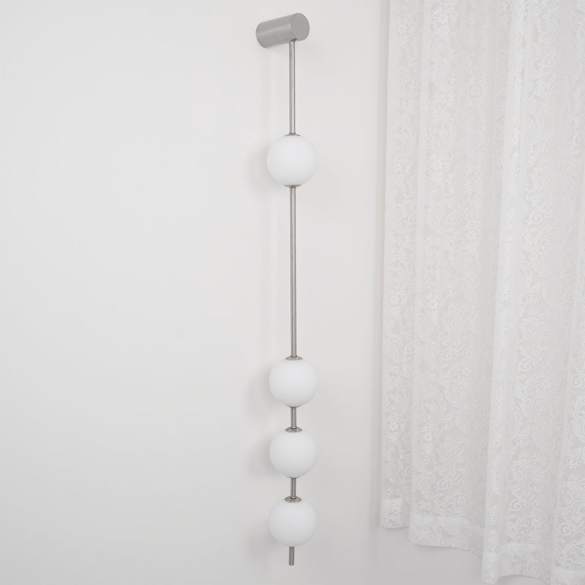 Vertical Balls Wall Lamp