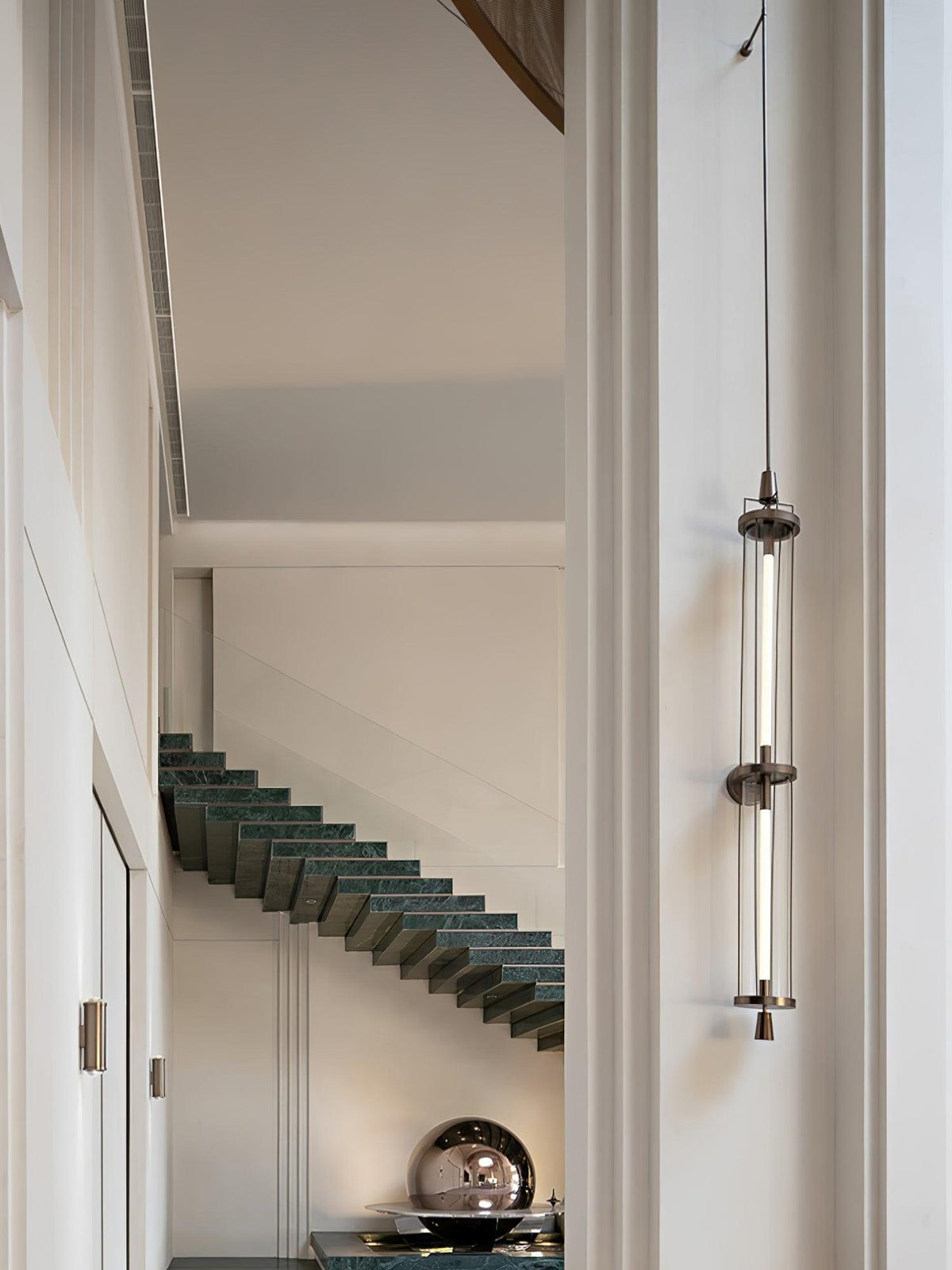 vertical-wall-sconce