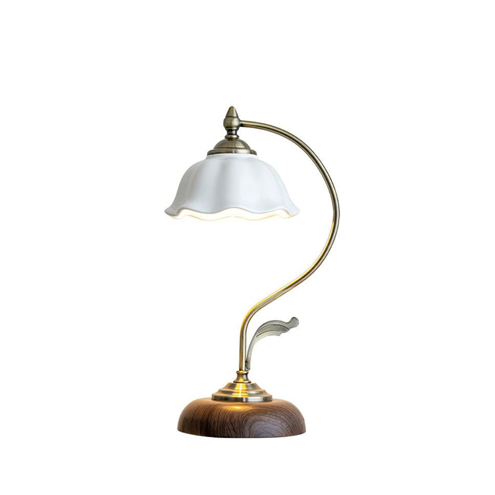vintage-laiton-table-lamp