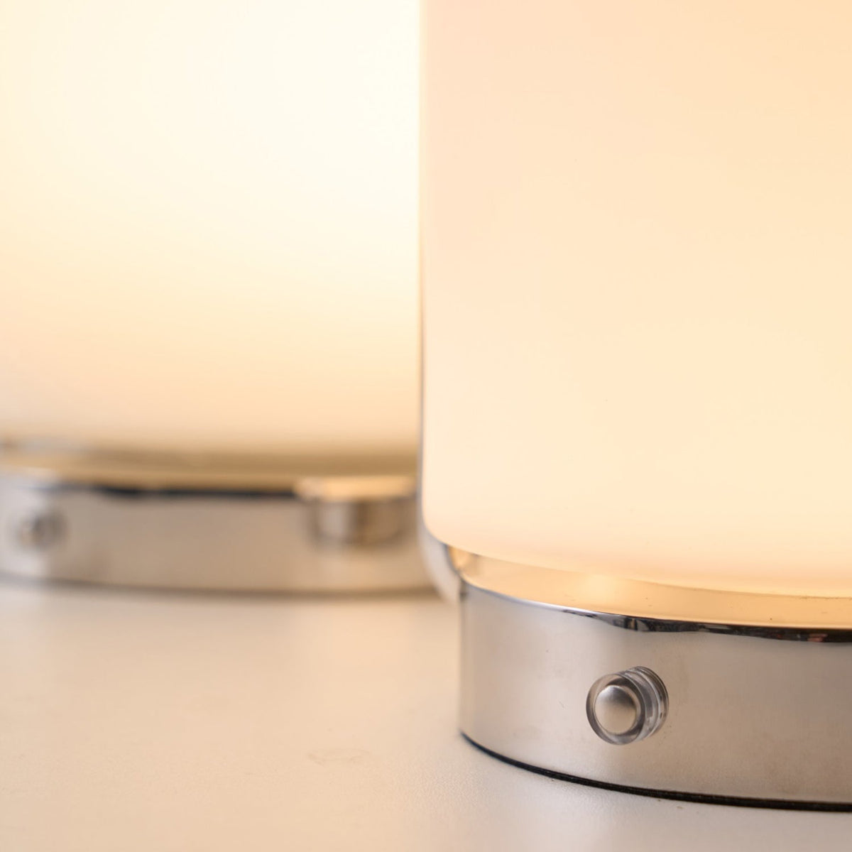 Vintara Lantern Table Lamp – Modern Metal & Glass LED Table Light
