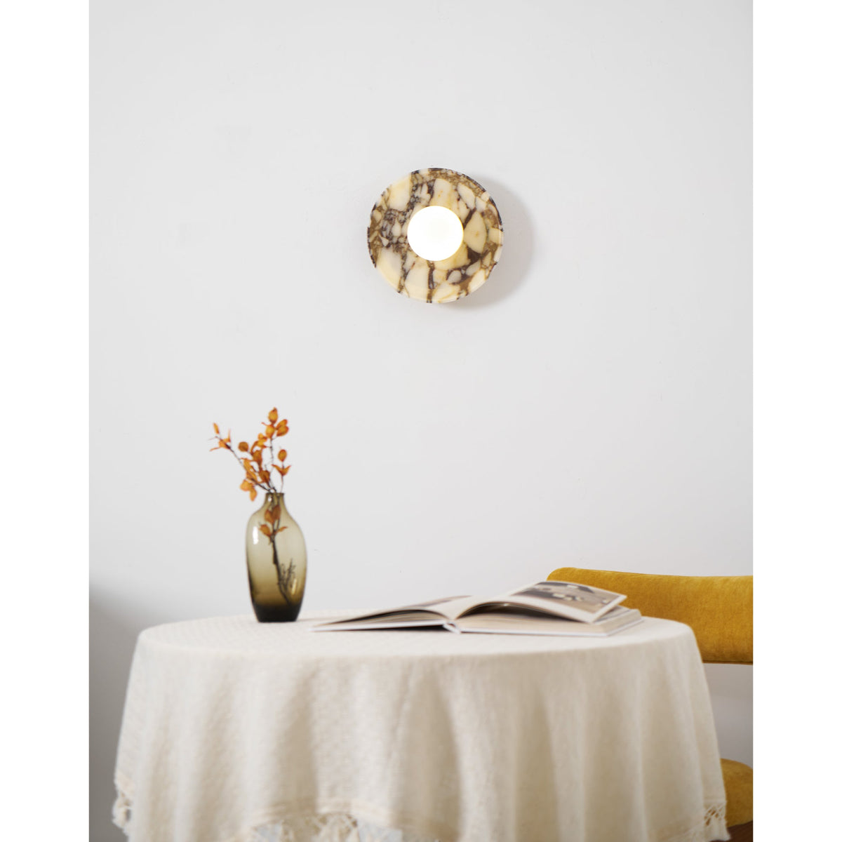 viola-marble-wall-lamp