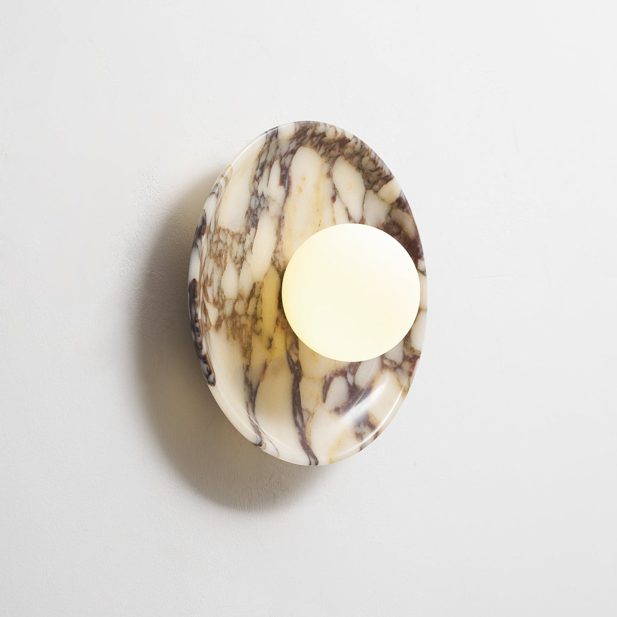 viola-marble-wall-lamp