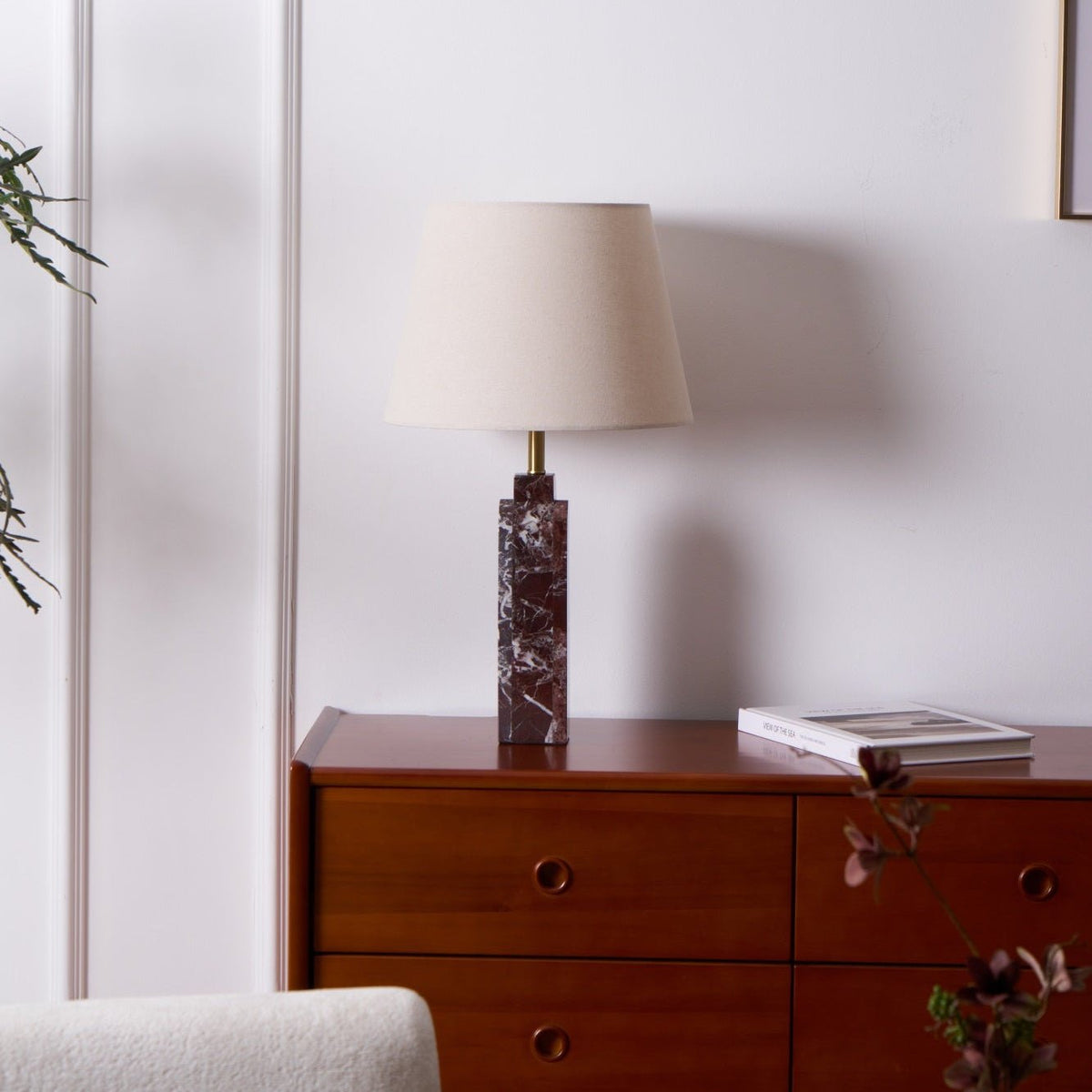 Virello Marble Table Lamp – Sculptural Modern Lighting with Brass Accents