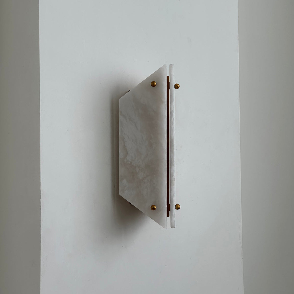 vivien-stone-wall-lamp