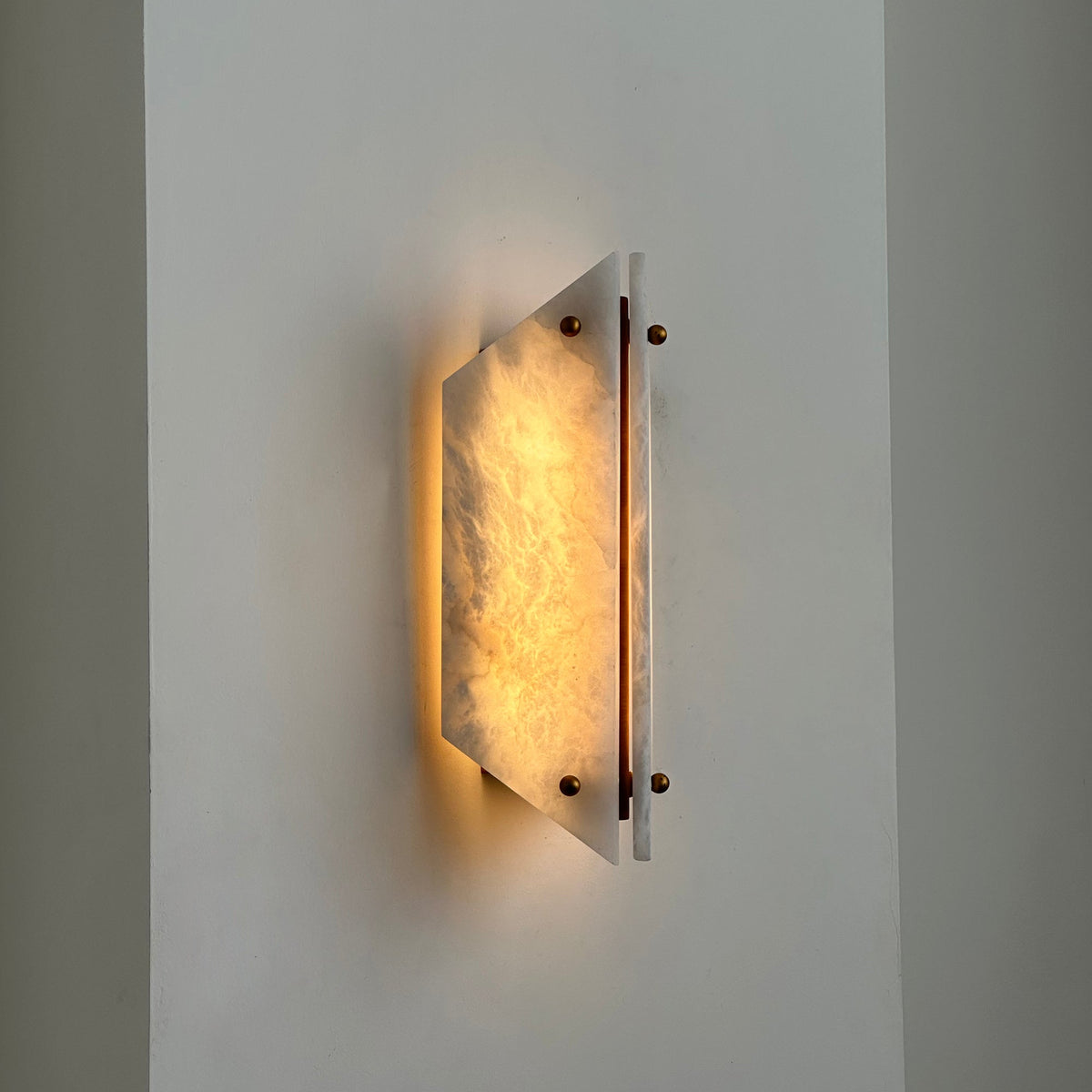 vivien-stone-wall-lamp