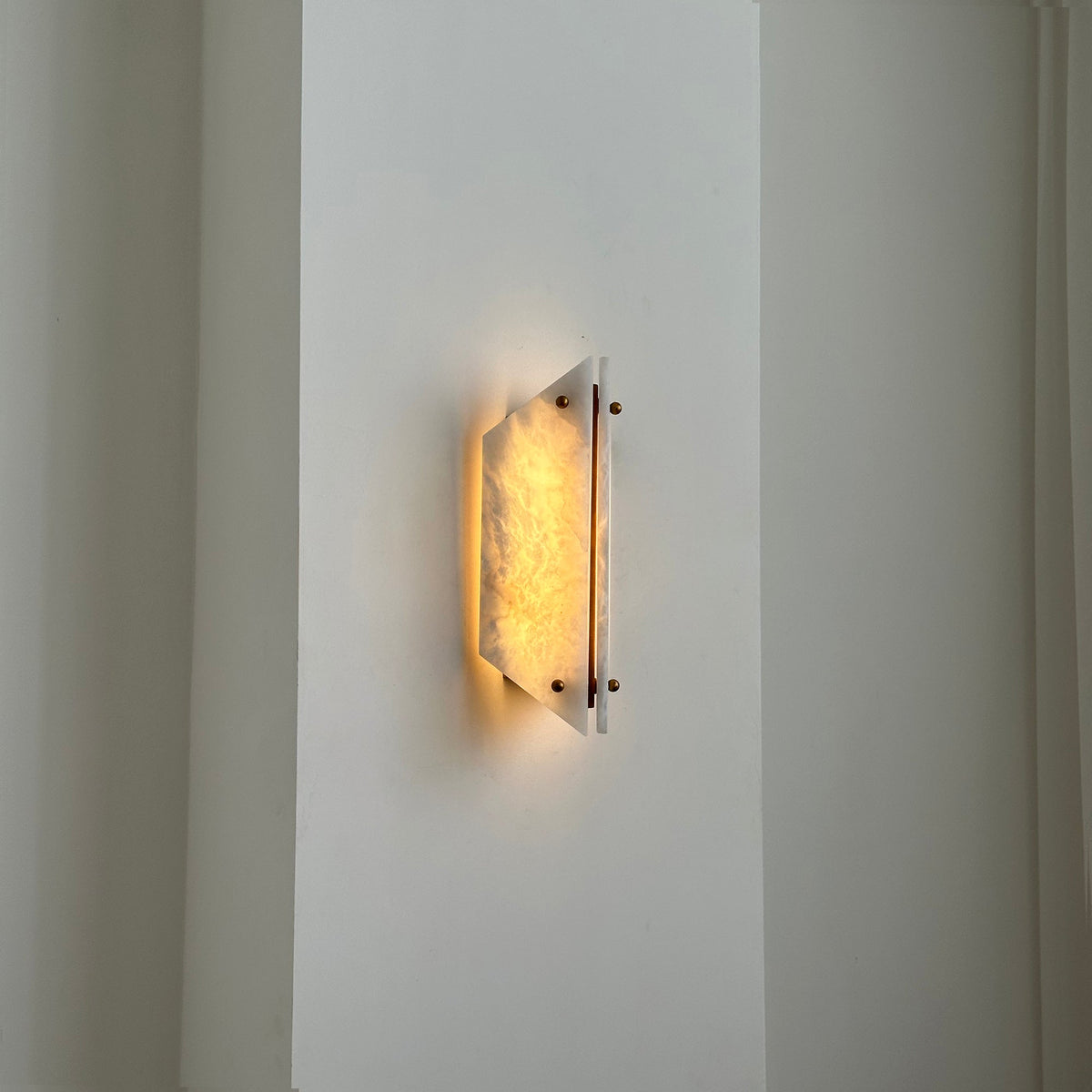 vivien-stone-wall-lamp