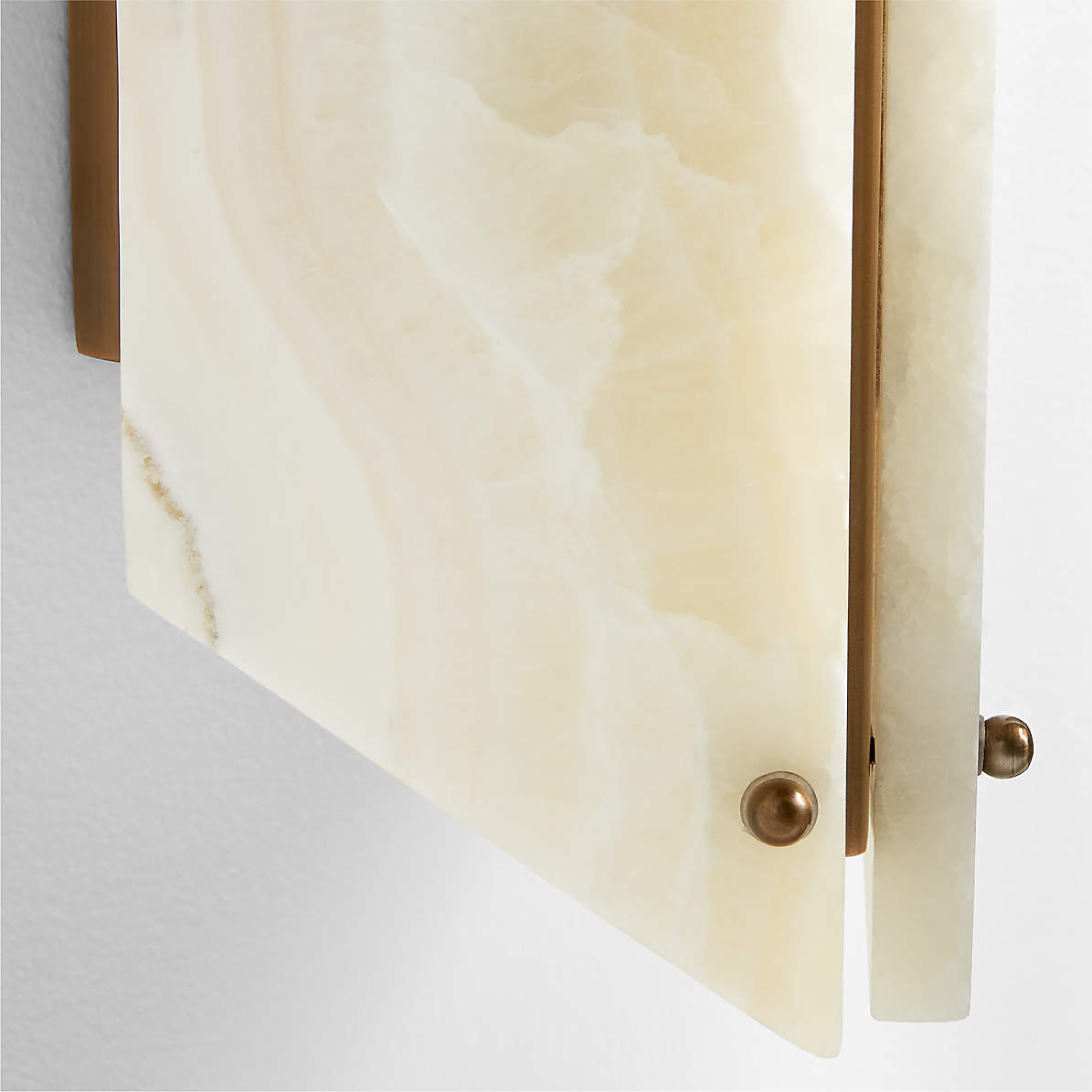 vivien-stone-wall-lamp