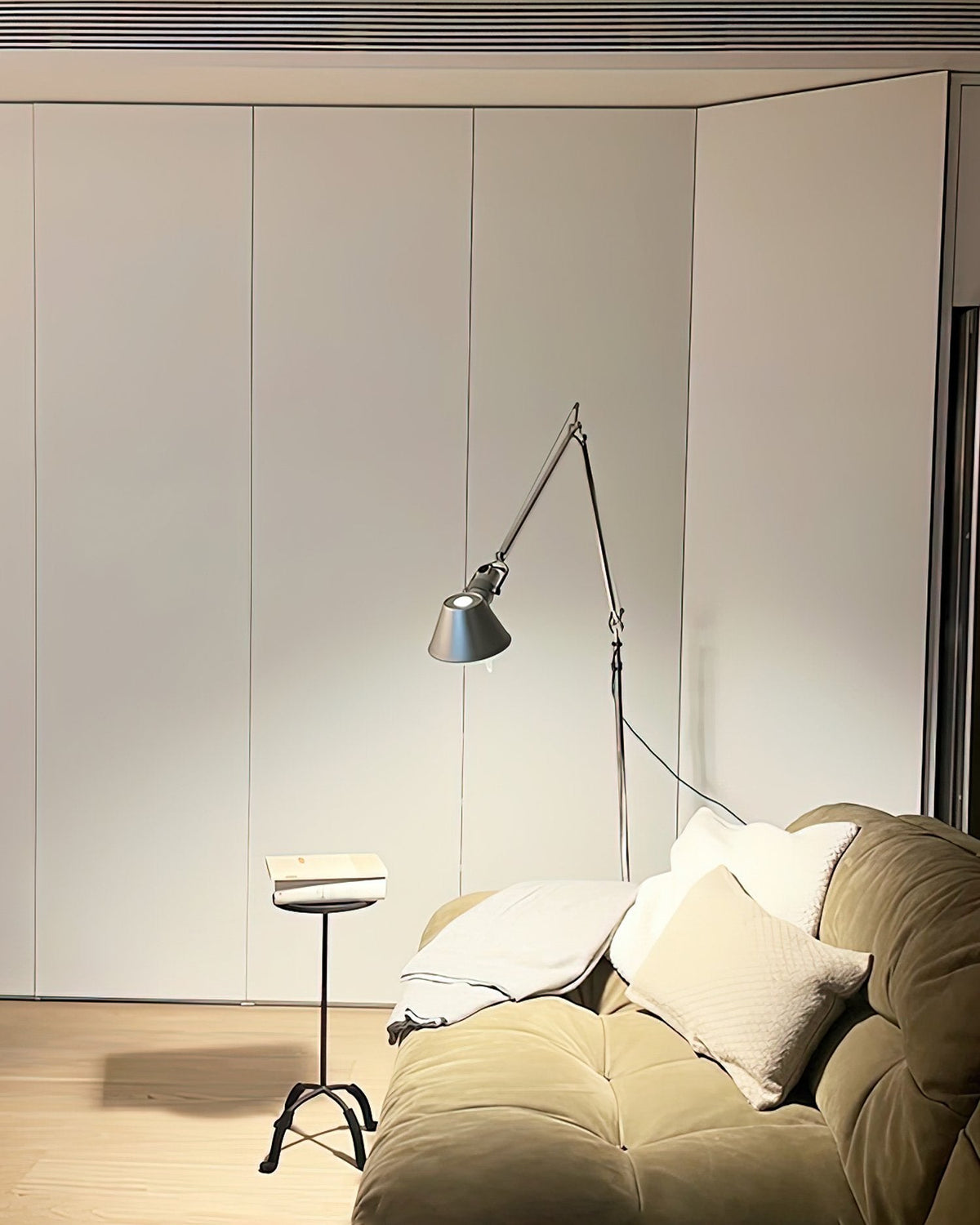 Volee Modern Floor Lamp