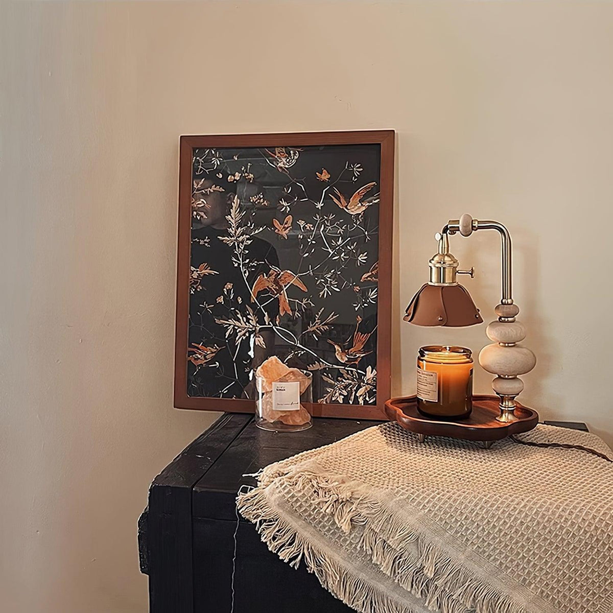 walnut-flower-tray-table-lamp