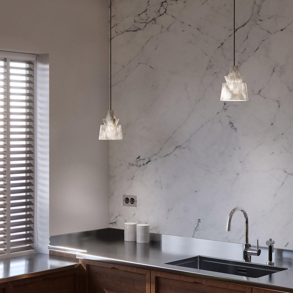 Strata Alabaster Pendant Light – Modern Sculptural Ceiling Lamp