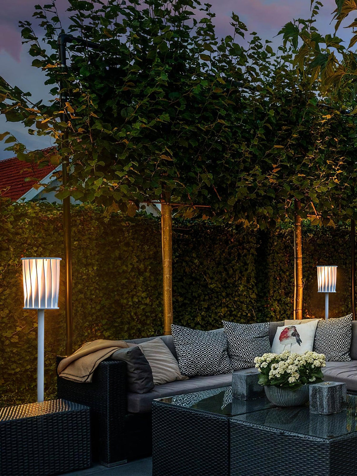 White Column Outdoor Floor Lamp – Modern Aluminum Garden Light