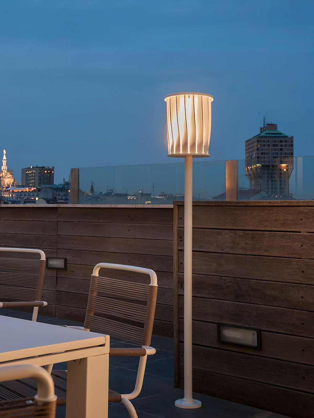 White Column Outdoor Floor Lamp – Modern Aluminum Garden Light