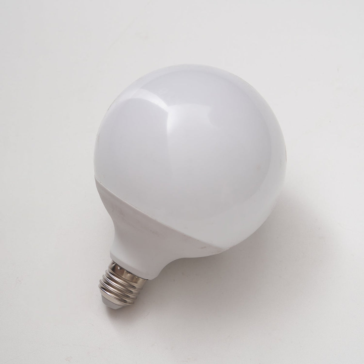 Lumière White Glass LED Bulb — E26/E27 Dimmable Replacement for Designer Fixtures