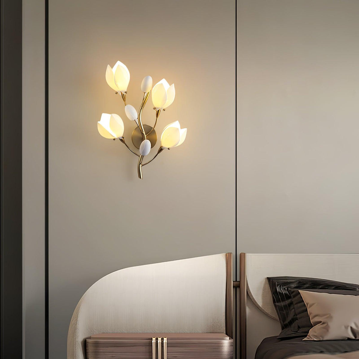 porcelain-magnolia-wall-lamp