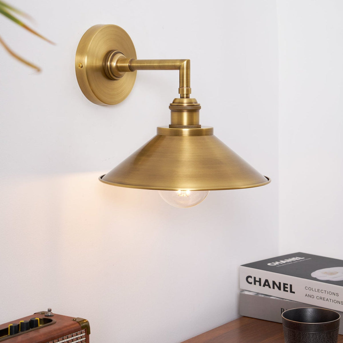 whizzer-wall-lamp