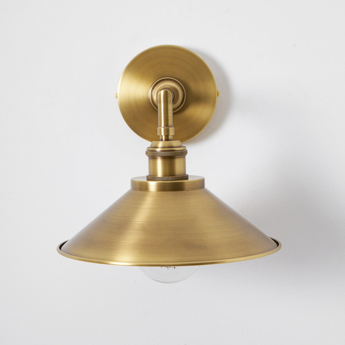 whizzer-wall-lamp