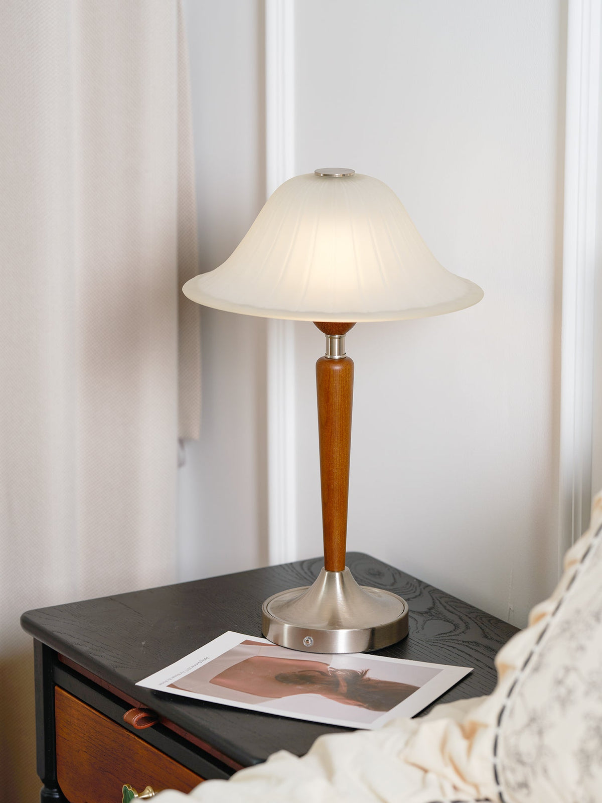 Winston Vintage Table Lamp – Fluted Glass & Walnut Wood LED Desk Lamp