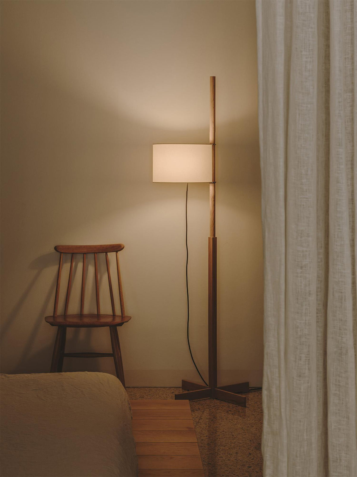 wood-tmm-floor-lamp