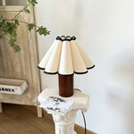 wooden-pillar-pleated-table-lamp