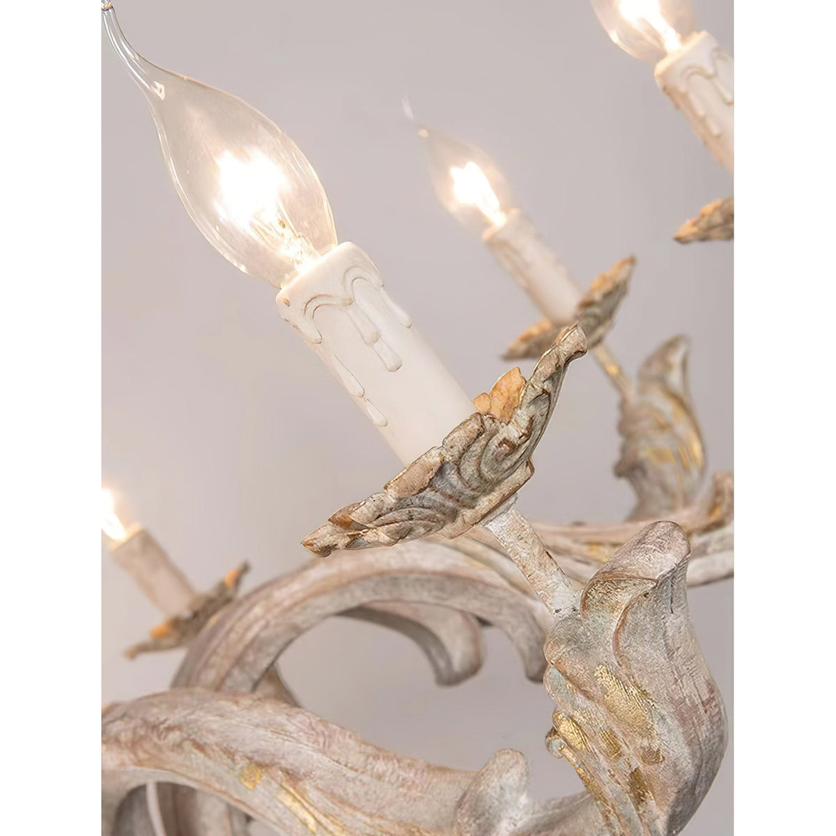 wooden-roman-column-chandelier