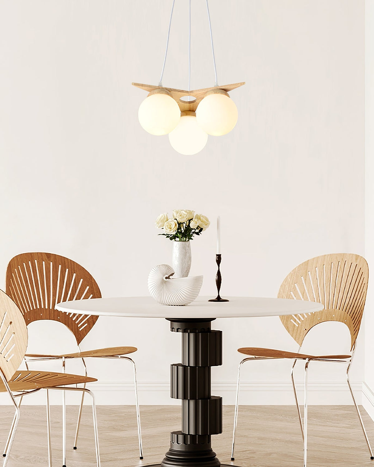 wooden-star-with-glass-chandelier