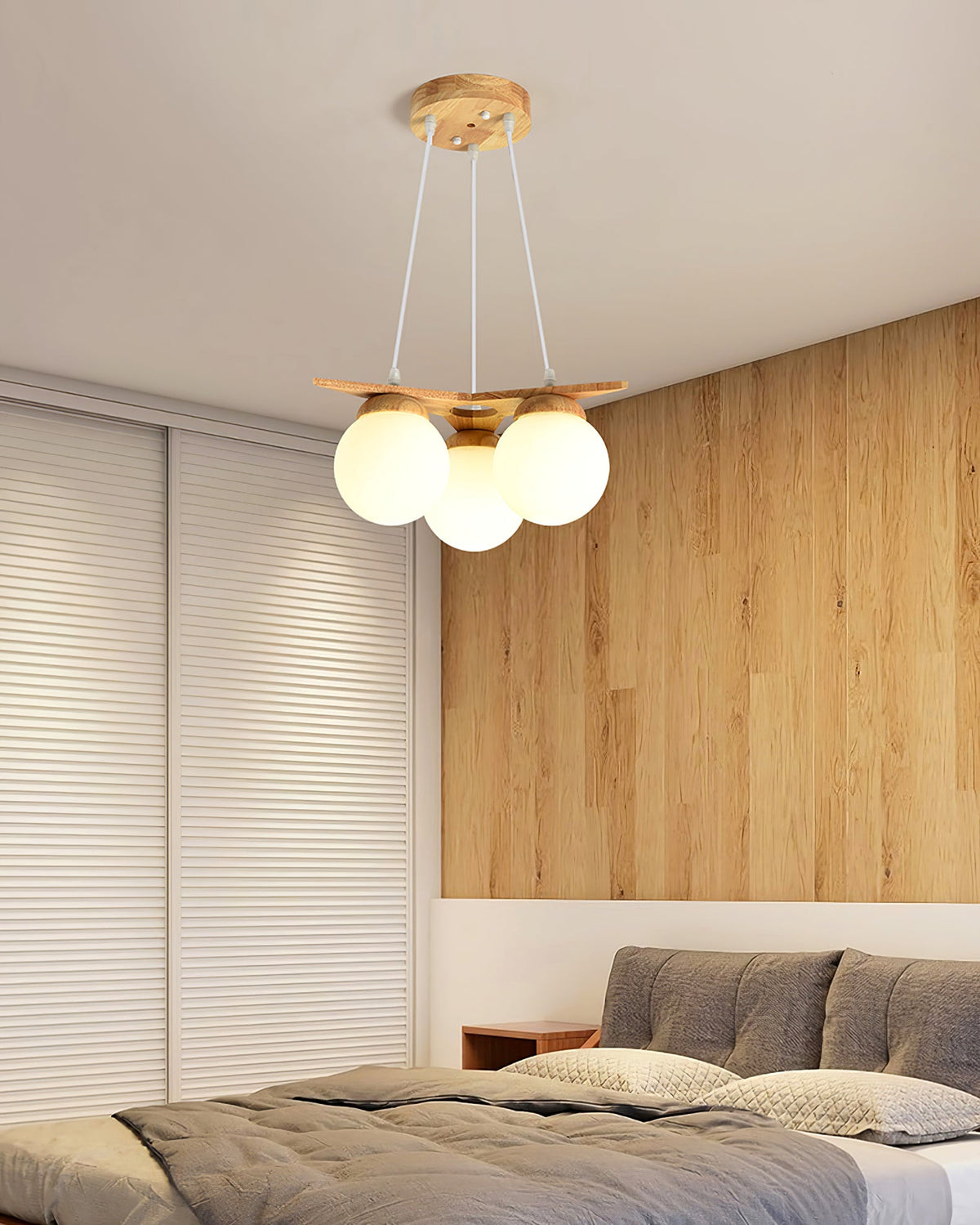 wooden-star-with-glass-chandelier