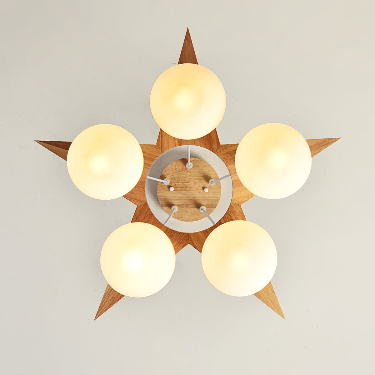 wooden-star-with-glass-chandelier