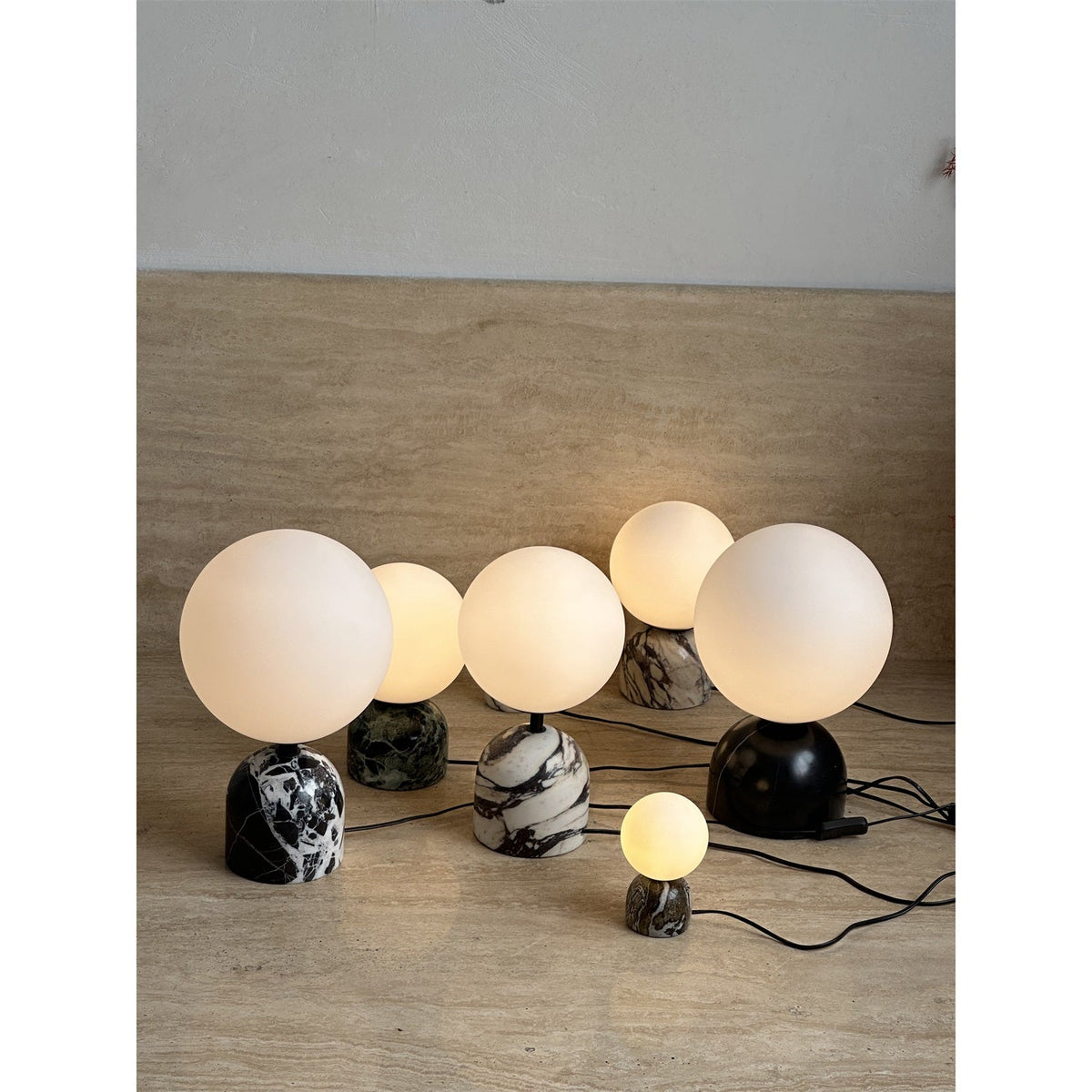 yannick-marble-table-lamp
