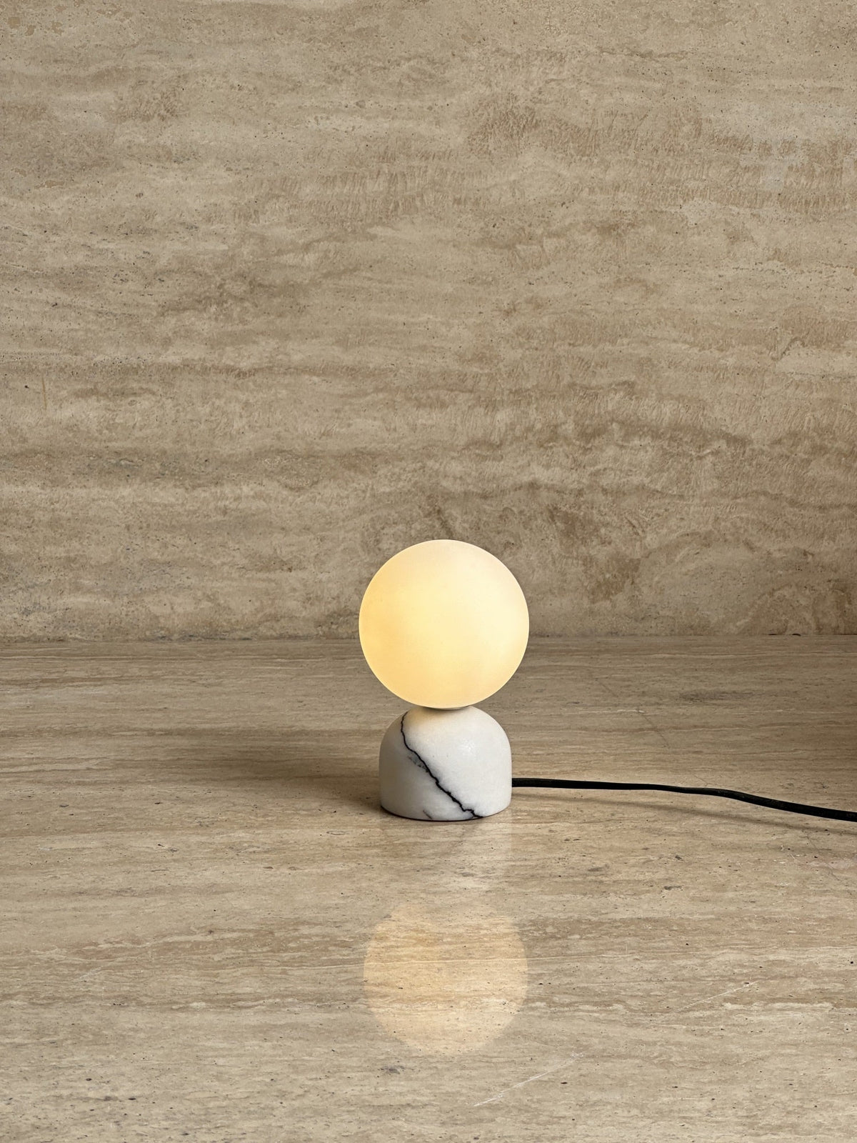 yannick-marble-table-lamp